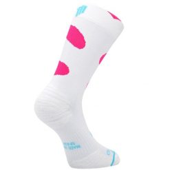 KINETIC PINK - SKARPETKI DO BIEGANIA. Czerwone skarpetki damskie SPORCKS, bez wzorów, z nylonu. Za 156.00 zł.