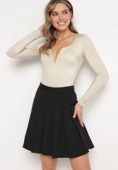 Czarna Spódnica z Zakładkami Zapinana na Ukryty z Boku Suwak Ricercara. Czarne spódnice damskie Born2be, xs, bez wzorów, eleganckie, mini, dopasowane. Za 44.99 zł.