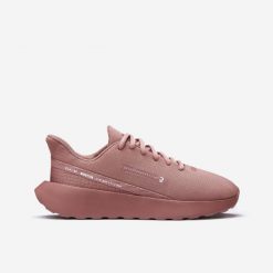 Buty sportowe damskie Decathlon KLNJ Be D. Czarne obuwie sportowe damskie Decathlon, bez wzorów, bez zapięcia, trekkingowe. Za 119.99 zł.