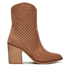 Botki DeeZee. Brązowe botki damskie DeeZee, bez wzorów, bez obcasa, na słupku, bez zapięcia. Za 119.99 zł.