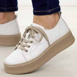 Białe skórzane półbuty damskie Filippo Dp6122/26. Białe półbuty damskie Filippo, na jesień, bez wzorów, ze skóry, eleganckie, z okrągłym noskiem, bez obcasa, na platformie, bez zapięcia. Za 239.00 zł.