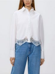 Koszula z ażurowym dołem - biały. Białe koszule damskie Reserved, l, w ażurowe wzory, z bawełny, bez kołnierzyka, bez ramiączek. Za 139.99 zł.