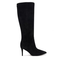 Kozaki Guess. Czarne kozaki damskie Guess, z aplikacjami, bez obcasa, na szpilce, bez zapięcia. Za 954.99 zł.