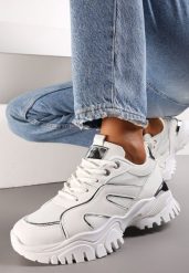 Białe Sportowe Sneakersy na Grubej Podeszwie z Ozdobnymi Aplikacjami Sossi. Białe obuwie sportowe damskie Renee, z aplikacjami, z okrągłym noskiem, bez zapięcia. Za 109.99 zł.