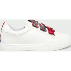 Public Desire - Buty. Białe obuwie sportowe damskie Public Desire, bez wzorów, z materiału, bez zapięcia. W wyprzedaży za 99.90 zł.