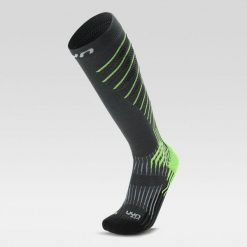 Skarpety kompresyjne do biegania damskie UYN Run Compression. Czarne skarpetki damskie UYN, bez wzorów. Za 129.99 zł.