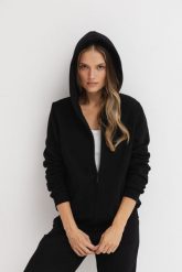 LEKKA BLUZA MOLLY CZARNA XS - Flawless. Czarne bluzy damskie Flawless, s, bez wzorów, z bawełny, eleganckie, bez ramiączek, bez kaptura. Za 390.00 zł.