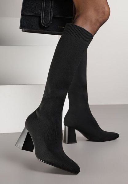 Czarne Eleganckie Kozaki VICES na Słupku ze Skarpetkową Cholewką Mialles. Czarne kozaki damskie Born2be, bez wzorów, z jeansu, bez obcasa, na obcasie, bez zapięcia. Za 149.99 zł.