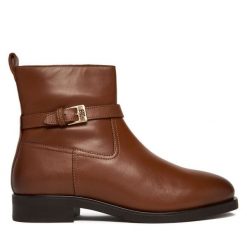 Botki Tommy Hilfiger. Brązowe botki damskie Tommy Hilfiger, bez wzorów, bez obcasa, na płaskiej podeszwie, bez zapięcia. Za 559.99 zł.