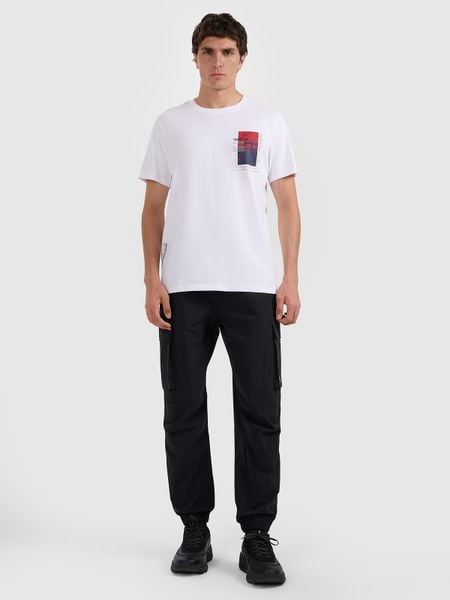 4F T-shirt regular z nadrukiem męski - biały M. Białe t-shirty męskie 4F, m, bez wzorów, bez kołnierzyka, bez ramiączek. Za 69.99 zł.