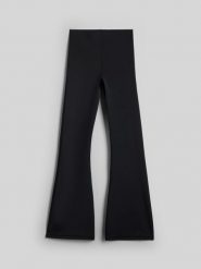 4F Legginsy do jogi szybkoschnące damskie - czarne S. Czarne legginsy damskie 4F, bez wzorów, z materiału. Za 199.99 zł.