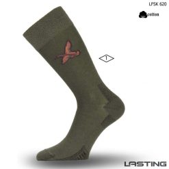 Skarpety merino LFSK. Zielone skarpetki damskie LASTING, bez wzorów, z elastanu. Za 36.00 zł.