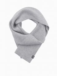 Męski monochromatyczny szalik z prążkowanej dzianiny – szary V2 OM-ACSF-0119 - uniwersalny. Szare szaliki męskie Ombre Clothing, z aplikacjami, z dzianiny. Za 59.99 zł.