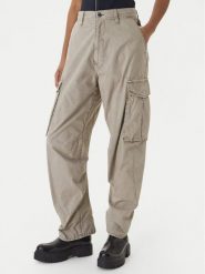 G-Star Raw Spodnie materiałowe D28756-D388 Beżowy Boyfriend Fit. Brązowe spodnie materiałowe damskie G-Star Raw, bez wzorów, z bawełny, retro. Za 509.99 zł.