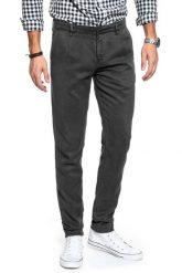 MUSTANG SPODNIE MĘSKIE Cropped Chino 1010056 4087. Czarne eleganckie spodnie męskie Mustang, bez wzorów, z materiału. W wyprzedaży za 79.99 zł.