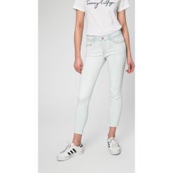Wrangler - Jeansy SKINNY CROP ARUBA. Niebieskie jeansy damskie Wrangler, bez wzorów, z bawełny. W wyprzedaży za 179.90 zł.