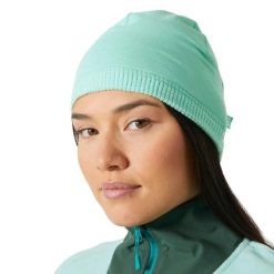 Czapka Helly Hansen Versalite. Czarne czapki damskie Helly Hansen, bez wzorów, z elastanu. Za 160.00 zł.