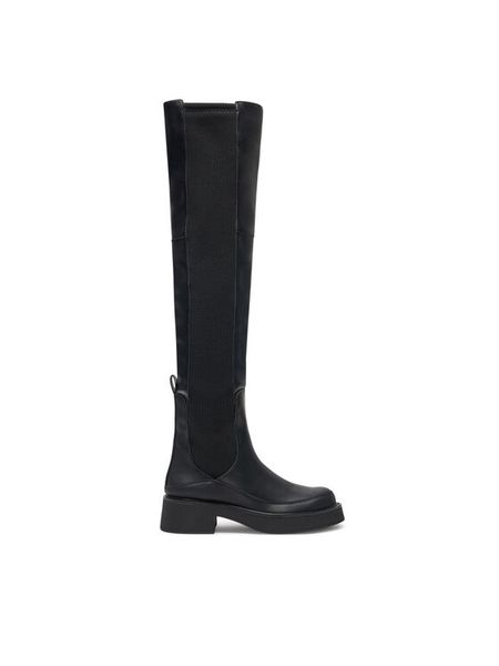 Desigual Muszkieterki 24WSTP04 Czarny. Czarne kozaki damskie Desigual, bez wzorów, ze skóry, bez obcasa, na płaskiej podeszwie, bez zapięcia. Za 529.99 zł.