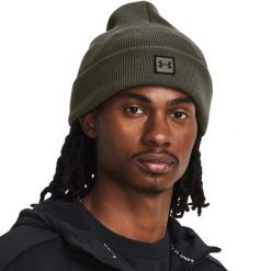 1373155390 Czapka. Czarne czapki damskie Under Armour, z aplikacjami, z dzianiny. Za 107.10 zł.
