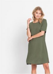 Sukienka T-shirtowa oversize. Zielone sukienki damskie bonprix, bez wzorów, eleganckie, bez kołnierzyka, bez ramiączek, oversize. Za 74.99 zł.