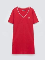 Sukienka damska dzianinowa z niewielkim haftem czerwona Zorkana 603. Czerwone sukienki damskie BIG STAR, na imprezę, l, bez wzorów, z dzianiny, sportowe, bez kołnierzyka, bez ramiączek, sportowe. Za 119.99 zł.