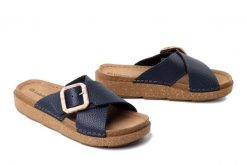 INBLU ED-03IU 004 granatowy, klapki damskie. Niebieskie klapki damskie Inblu, na lato, bez wzorów, ze skóry, bez obcasa, bez zapięcia. Za 107.90 zł.