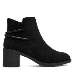 Botki Clara Barson. Czarne botki damskie Clara Barson, bez wzorów, bez obcasa, na płaskiej podeszwie, bez zapięcia. Za 159.99 zł.