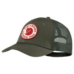 Czapka z daszkiem Fjallraven 1960 Logo Langtradarkeps. Zielone czapki damskie Fjällräven, bez wzorów, z bawełny, sportowe. Za 159.49 zł.