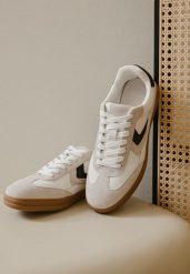 Beżowe Skórzane Sneakersy Tenisówki z Geometrycznym Wzorem Mirathe. Brązowe trampki i tenisówki damskie Born2be, bez wzorów, bez zapięcia. Za 159.99 zł.