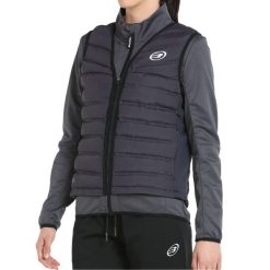Anorack Parka Bullpadel Noia Woman. Czarne bluzy męskie bullpadel, bez wzorów, sportowe, bez kołnierzyka, bez kaptura. W wyprzedaży za 493.25 zł.
