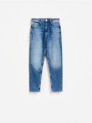 Jeansy mom slim - granatowy. Niebieskie jeansy damskie Reserved, bez wzorów, z bawełny. Za 139.99 zł.