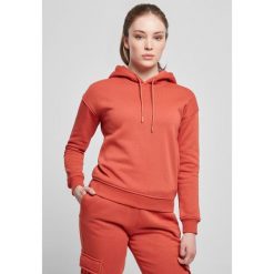 Bluza damska z kapturem Urban Classics. Czerwone bluzy damskie Urban Classics, bez wzorów, bez ramiączek, z kapturem. Za 183.50 zł.