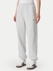 Adidas Spodnie dresowe Kit Small Logo Regular Cuffed KU7941 Szary Regular Fit. Szare spodnie dresowe damskie Adidas, bez wzorów, z bawełny. Za 259.99 zł.