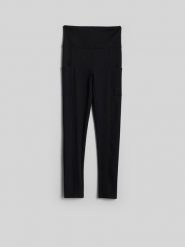 4F Legginsy z prążkowanej dzianiny damskie - czarne L. Czarne legginsy damskie 4F, bez wzorów, z dzianiny. Za 99.99 zł.