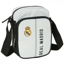 Real Madryt saszetka na ramię biały. Białe saszetki i nerki męskie REAL MADRID, bez wzorów, z materiału. Za 99.00 zł.
