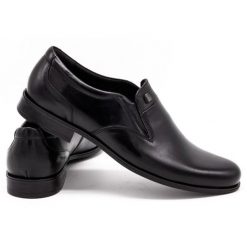 Kampol Buty męskie wizytowe wsuwane 343/17 czarne. Czarne buty wizytowe męskie bez wzorów, ze skóry, z okrągłym noskiem, bez obcasa, bez zapięcia. Za 362.62 zł.