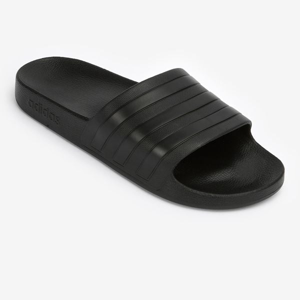 Second Life - Klapki basenowe ADIDAS Adilette Aqua. Czarne klapki damskie Adidas, bez wzorów, z materiału, bez zapięcia. Za 62.98 zł.