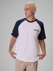 4F T-shirt loose z nadrukiem męski - granatowy S. Niebieskie t-shirty męskie 4F, m, bez wzorów, z bawełny, bez kołnierzyka, bez ramiączek. Za 59.99 zł.
