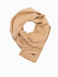 Męski szalik monochromatyczny z frędzlami – jasnobrązowy V4 OM-ACSF-0116 - uniwersalny. Brązowe szaliki męskie Ombre Clothing, z aplikacjami, z bawełny. Za 71.99 zł.