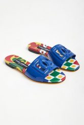 Klapki damskie skórzane DOLCE & GABBANA. Klapki damskie Dolce & Gabbana, bez wzorów, bez obcasa, bez zapięcia. W wyprzedaży za 2,496.75 zł.