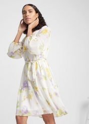 Sukienka z rękawami raglanowymi. Białe sukienki damskie bonprix, bez wzorów, bez kołnierzyka, bez ramiączek. Za 129.99 zł.