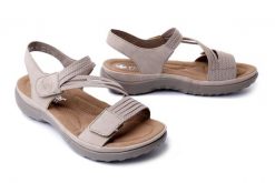 RIEKER 64870-62 beige, sandały damskie. Brązowe sandały damskie Rieker, bez wzorów, bez obcasa, bez zapięcia. Za 271.92 zł.