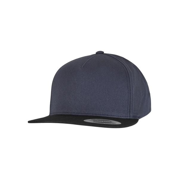 Czapka 5-panelowa Flexfit Classic. Czerwone czapki damskie FLEXFIT, bez wzorów, z materiału, eleganckie. Za 115.50 zł.