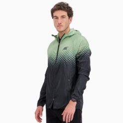 Kurtka wiatroszczelna męska do biegania i na szlak PERFORMANCE WINDBREAKER. Zielone kurtki męskie BODYCROSS, na zimę, m, bez wzorów, z materiału, sportowe, bez kaptura. Za 739.99 zł.