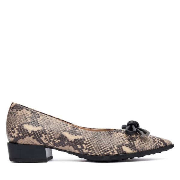 Półbuty Hispanitas. Brązowe półbuty damskie Hispanitas, bez wzorów, bez obcasa, na płaskiej podeszwie, bez zapięcia. Za 389.99 zł.