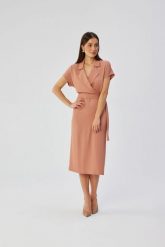 Elegancka sukienka ołówkowa z kołnierzem różana. Czerwone sukienki damskie Stylove, do pracy, l, bez wzorów, z elastanu, biznesowe, bez kołnierzyka, bez ramiączek, midi, dopasowane. Za 349.00 zł.
