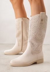 Beżowe Botki Ażurowe Ozdobione Metaliczną Aplikacją Iomosa. Brązowe botki damskie Born2be, z aplikacjami, prążkowane, biznesowe, bez obcasa, na płaskiej podeszwie, bez zapięcia. Za 139.99 zł.