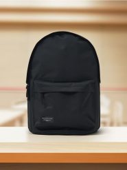 Plecak - czarny. Czarne plecaki męskie Sinsay, bez wzorów, z syntetyku, sportowe. Za 29.99 zł.