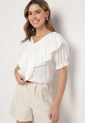 Biała Bluzka z Wiskozą i Falbankami Fadevia. Białe bluzki damskie Born2be, uniwersalny, bez wzorów, z jeansu, eleganckie, bez kołnierzyka, bez ramiączek. Za 69.99 zł.