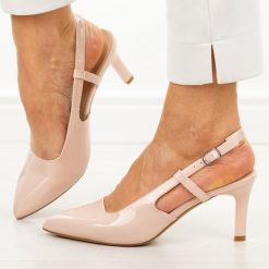 Różowe lakierowane sandały damskie na szpilce Sergio Leone Sk157. Czerwone sandały damskie Sergio Leone, bez wzorów, z lakierowanej skóry, bez obcasa, na szpilce, bez zapięcia. Za 179.00 zł.